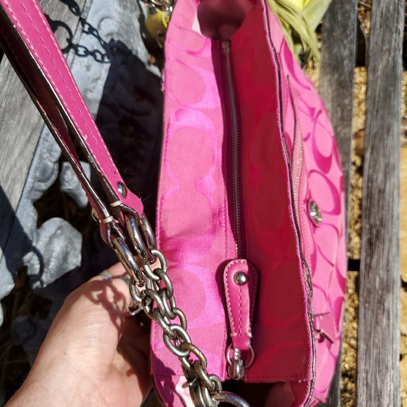 Coach - Picture 2 of 8